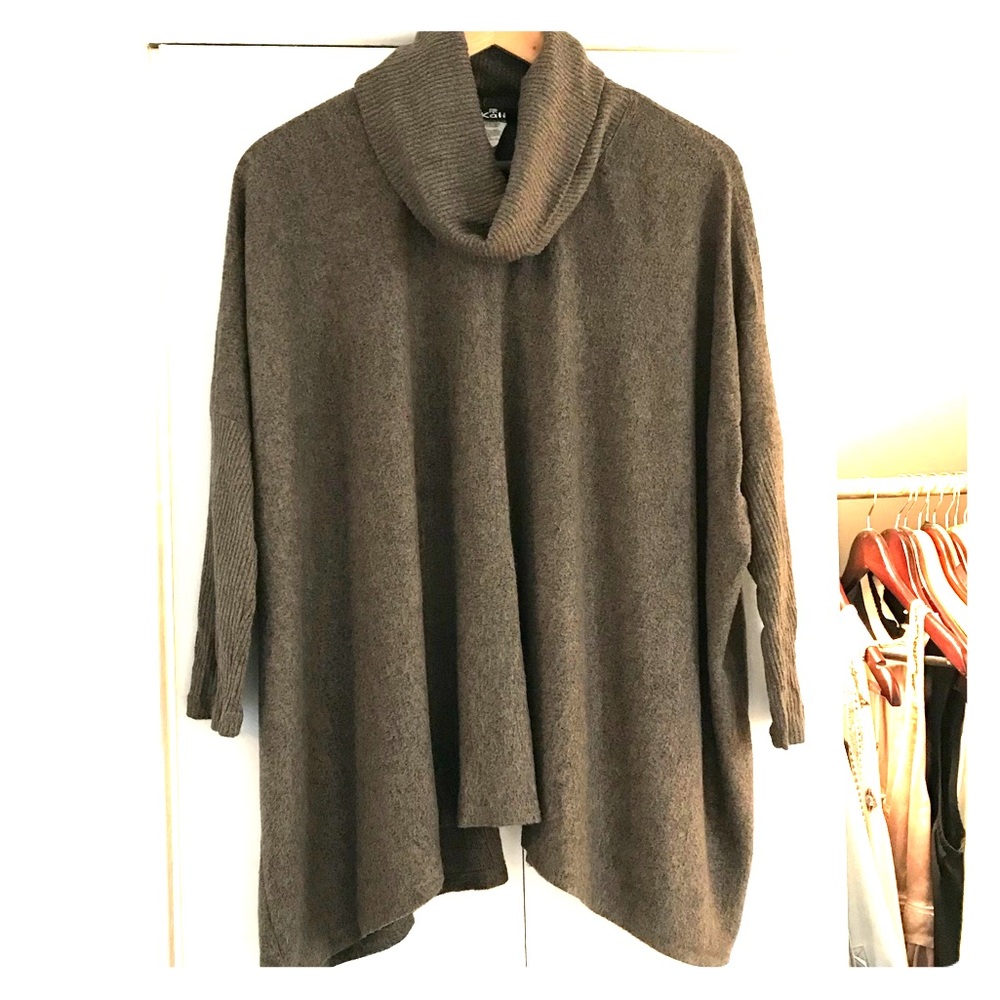 Like New Flowy Turtleneck Sweater